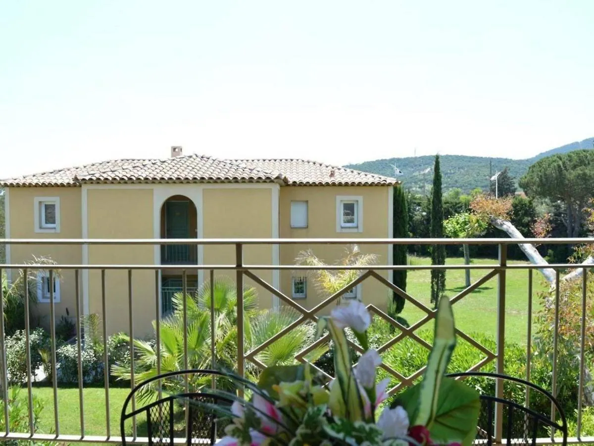 Appartement 3 Pieces Avec Terrasse, Piscine, Parking Et Navette Plage A Sainte-Maxime - Fr-1-226-189 0*,