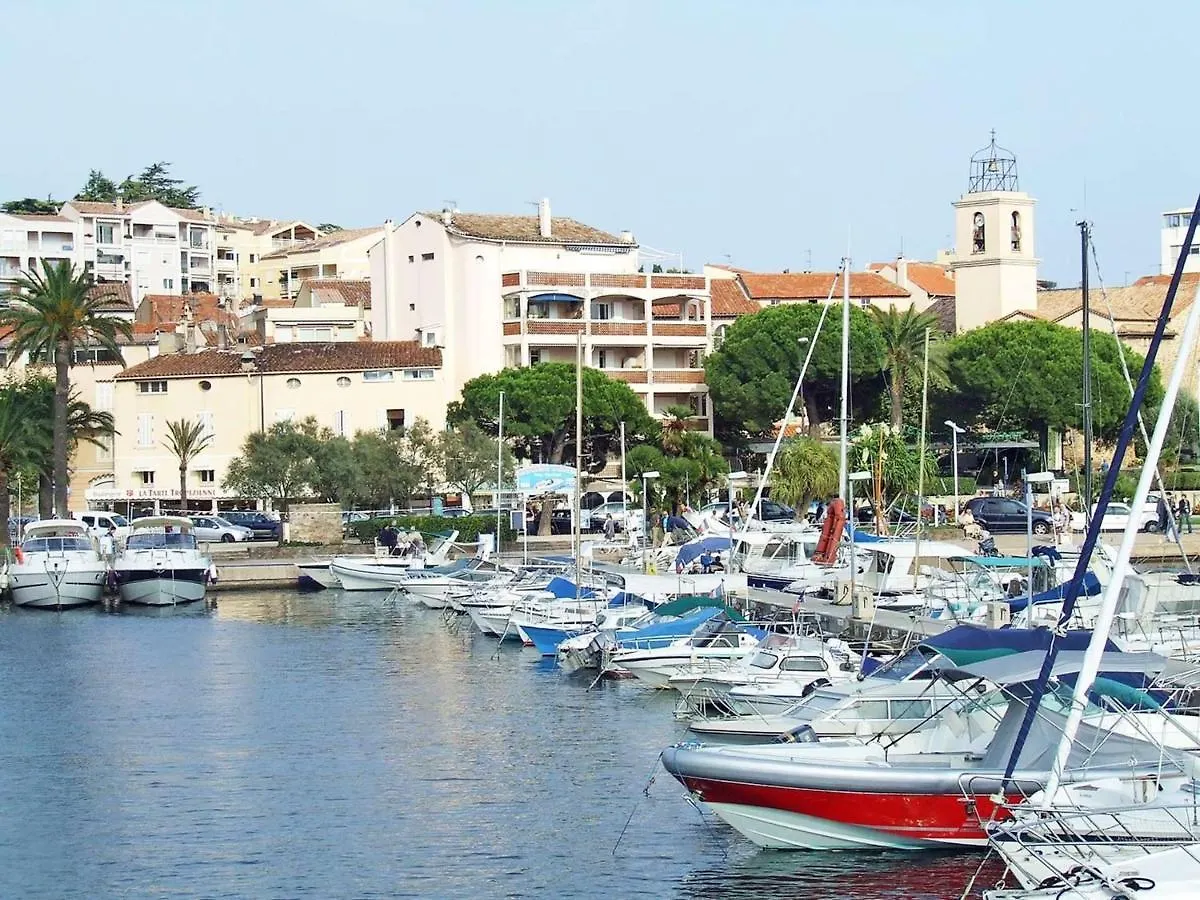 Apartment Appartement 3 Pieces Avec Terrasse, Piscine, Parking Et Navette Plage A Sainte-Maxime - Fr-1-226-189