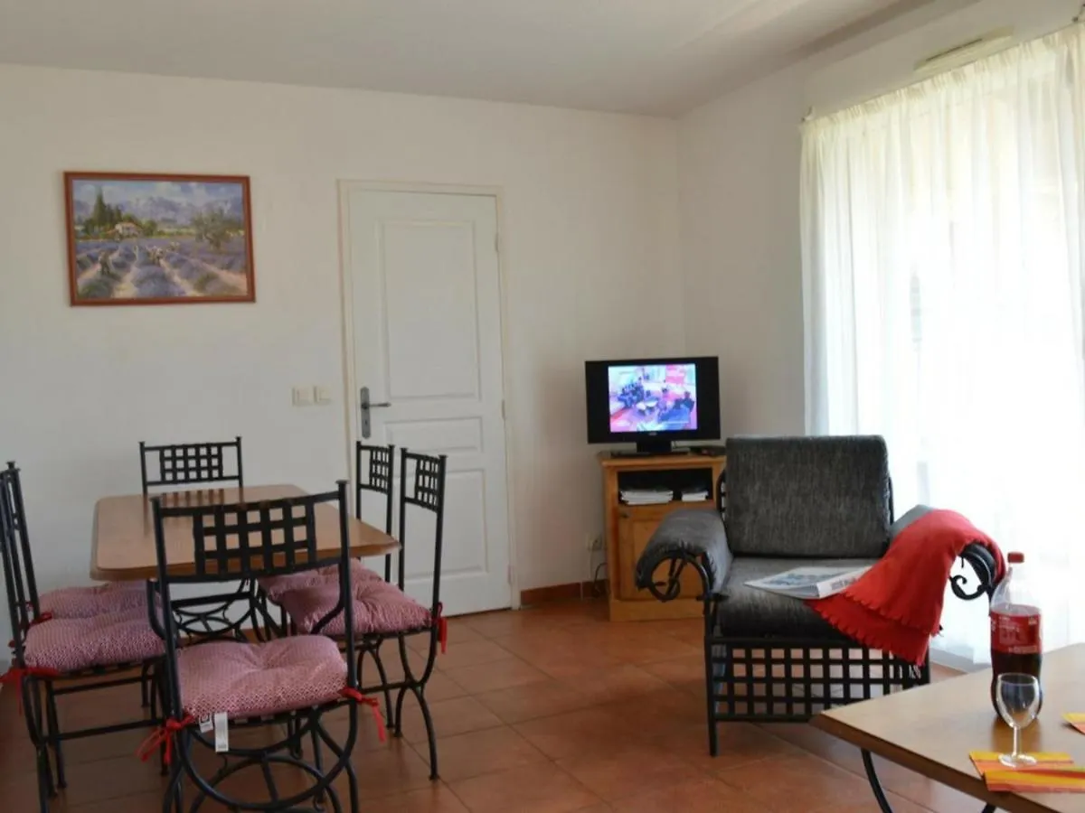 Appartement 3 Pieces Avec Terrasse, Piscine, Parking Et Navette Plage A Sainte-Maxime - Fr-1-226-189 Apartment