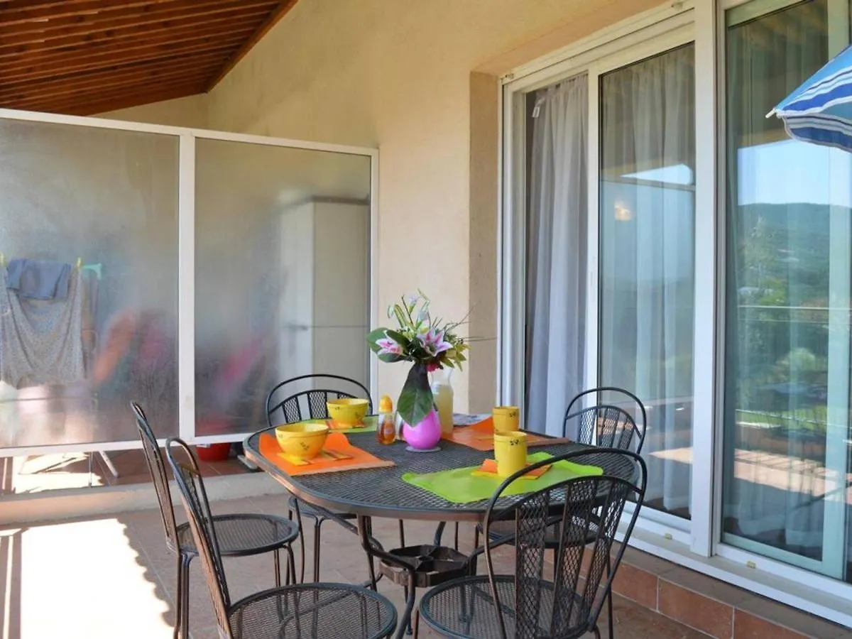 Appartement 3 Pieces Avec Terrasse, Piscine, Parking Et Navette Plage A Sainte-Maxime - Fr-1-226-189 0*,  France