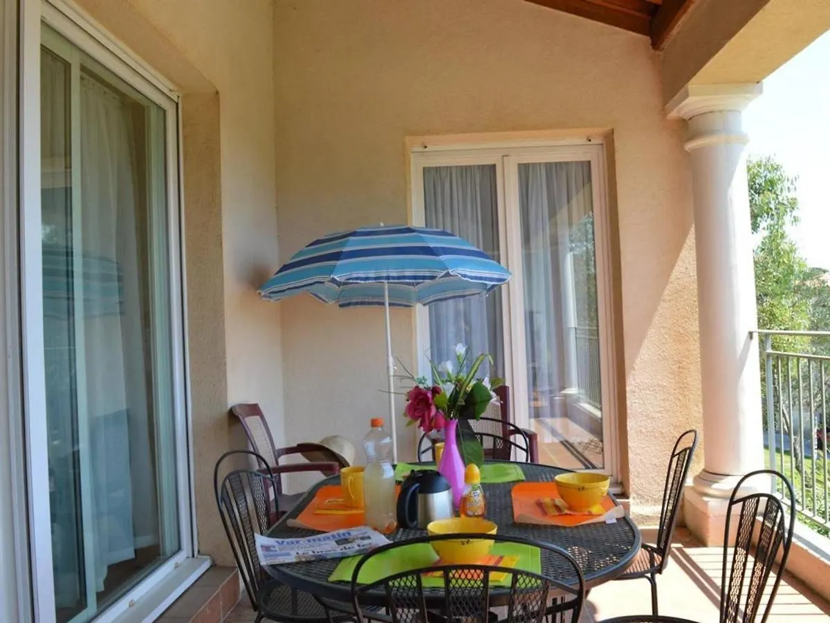 Appartement 3 Pieces Avec Terrasse, Piscine, Parking Et Navette Plage A Sainte-Maxime - Fr-1-226-189
